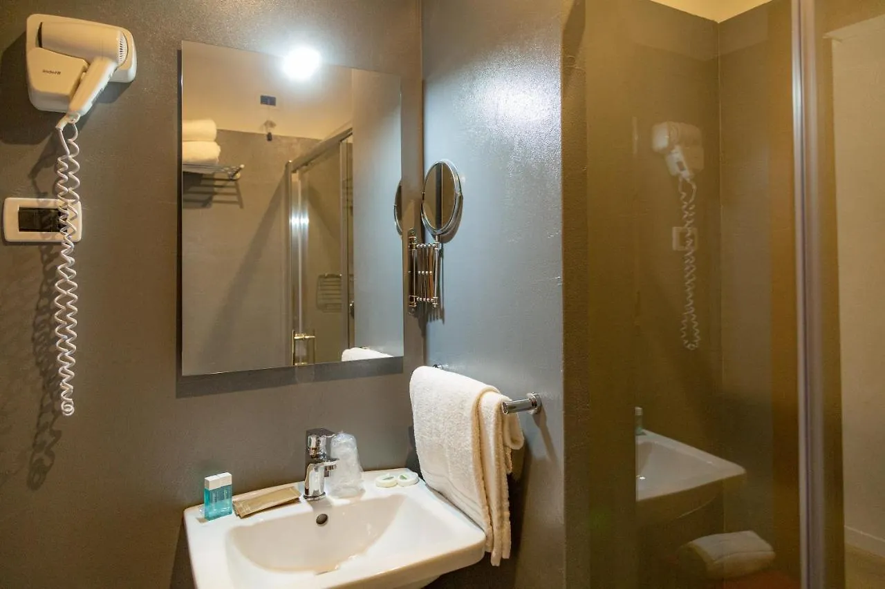 ****  Wave Hotel Acireale Italy
