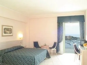 Wave Hotel Acireale 4*,